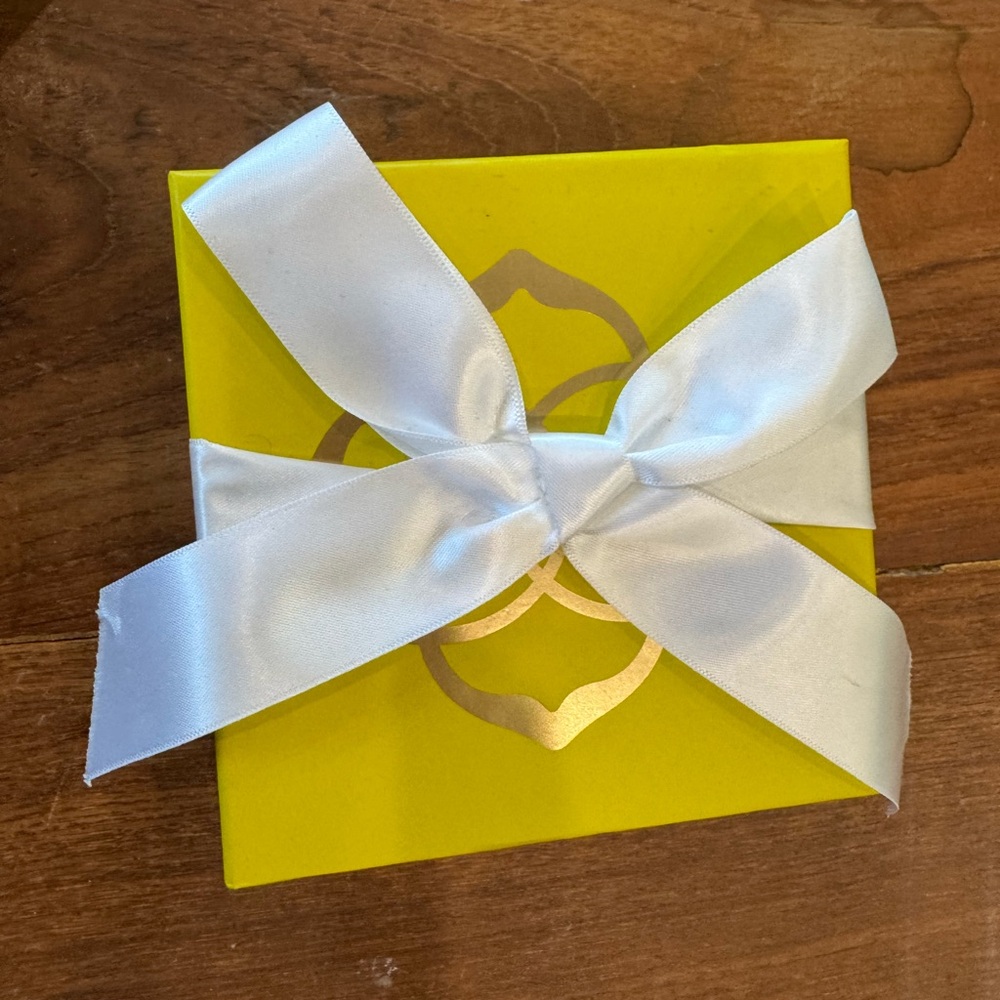 Kendra Scott Necklace and Yellow Gift Box with White Bow